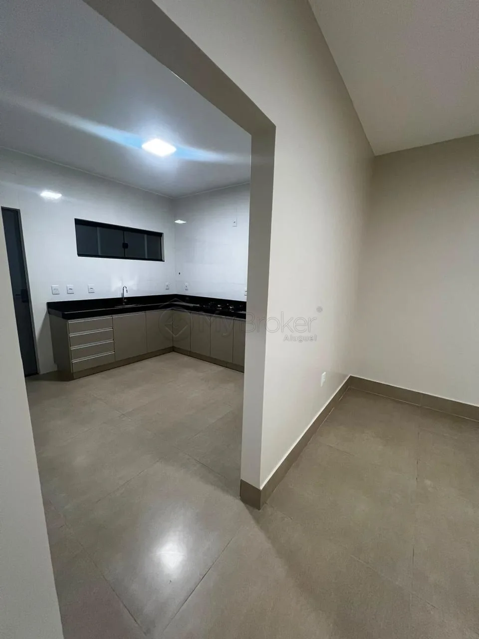 Alugar Casa / Padr&atilde;o em Goi&acirc;nia R$ 4.000,00 - Foto 6