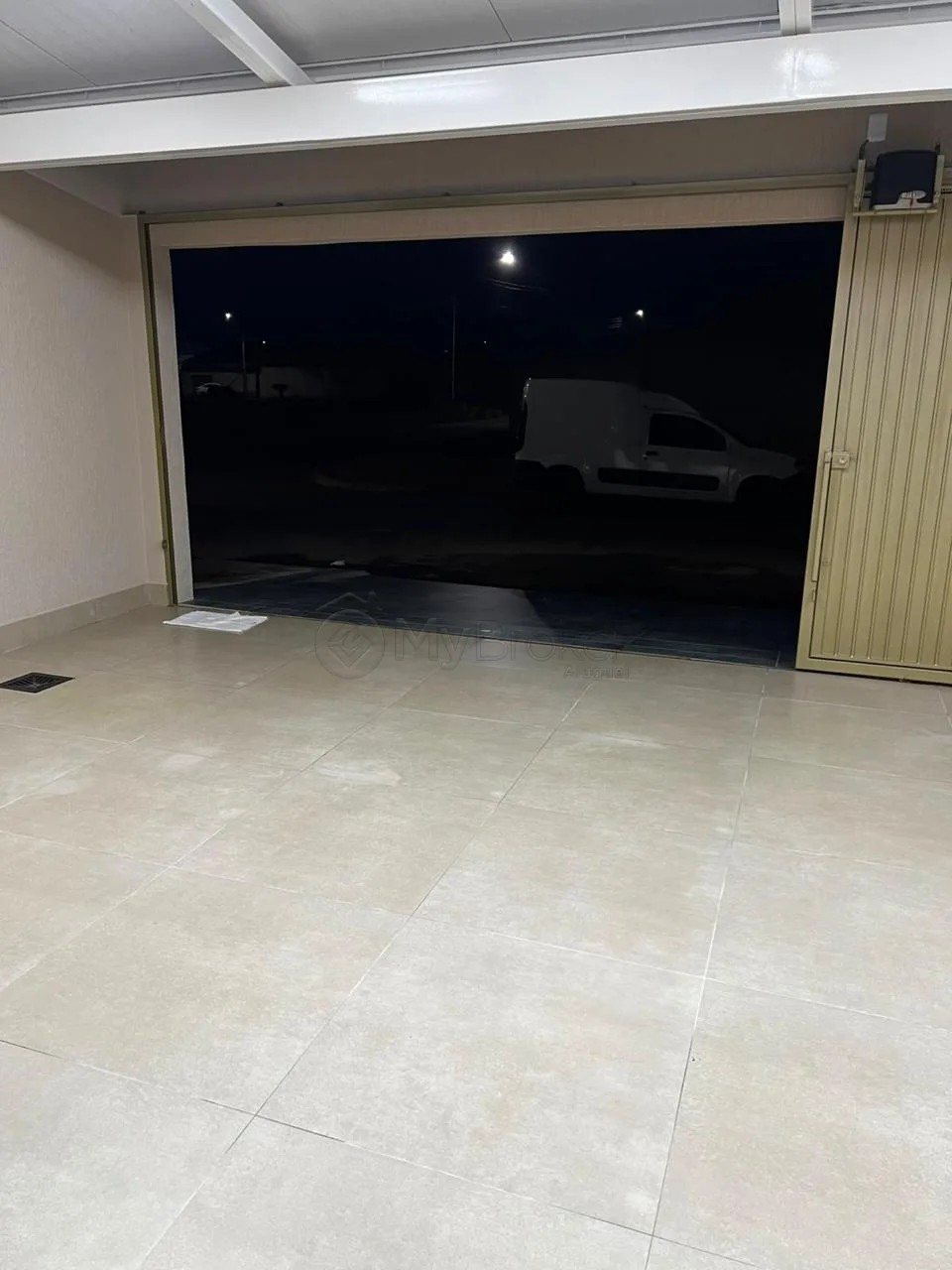 Alugar Casa / Padr&atilde;o em Goi&acirc;nia R$ 4.000,00 - Foto 2
