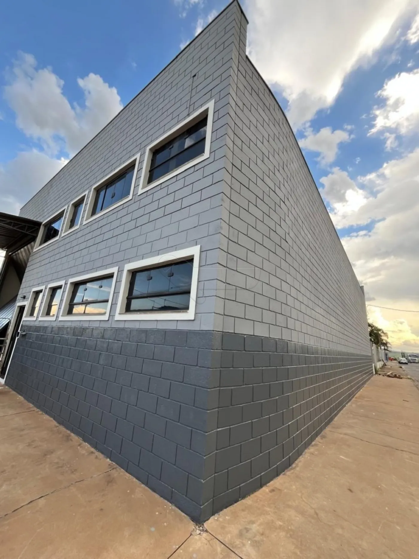 Alugar Comercial / Barrac&atilde;o em Cordeir&oacute;polis R$ 5.000,00 - Foto 3