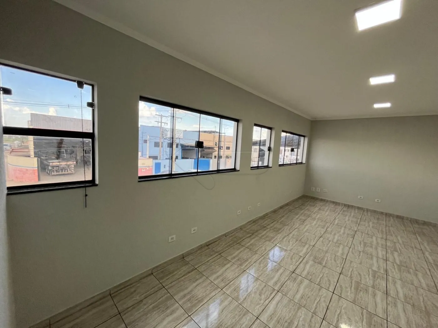 Alugar Comercial / Barrac&atilde;o em Cordeir&oacute;polis R$ 5.000,00 - Foto 9