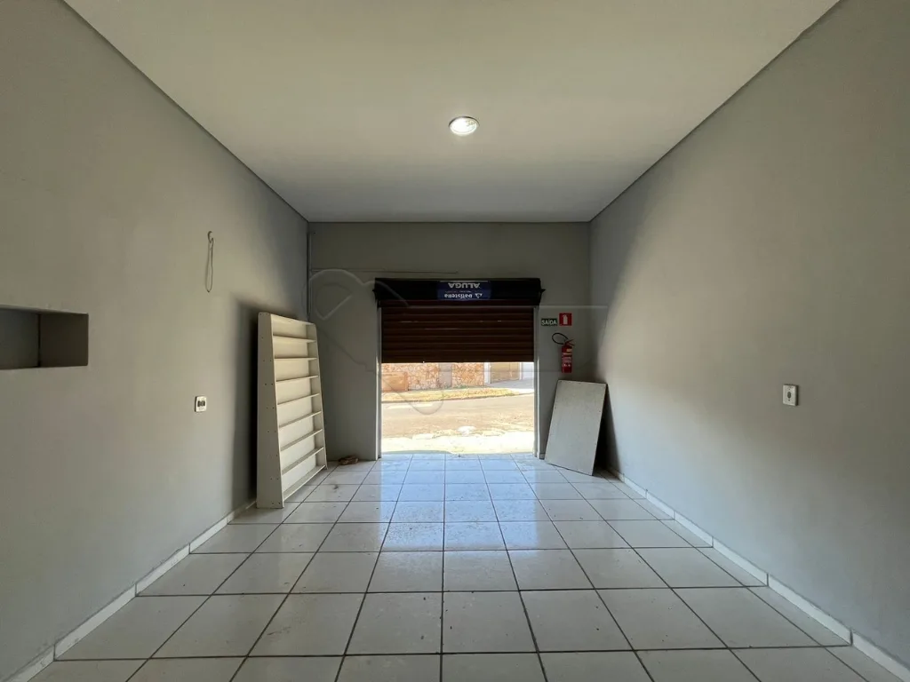 Alugar Comercial / Sal&atilde;o em Limeira R$ 800,00 - Foto 3