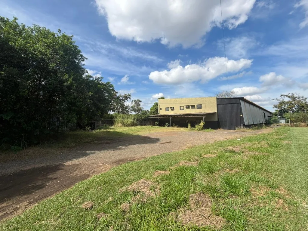 Alugar Comercial / Barrac&atilde;o em Limeira R$ 16.000,00 - Foto 1