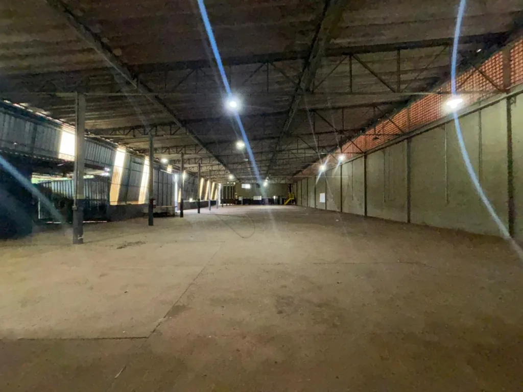 Alugar Comercial / Barrac&atilde;o em Limeira R$ 16.000,00 - Foto 4