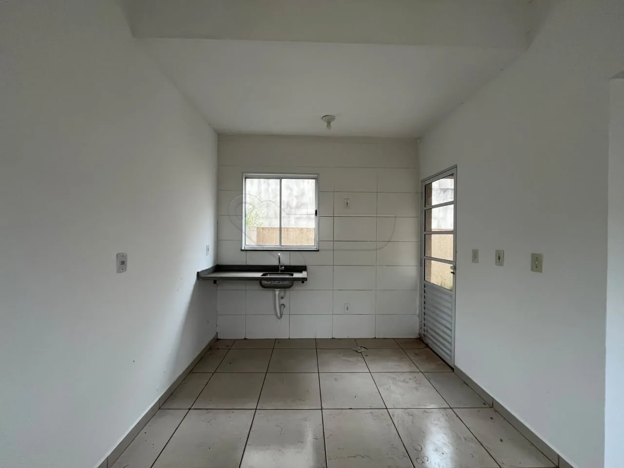 Alugar Casa / Condom&iacute;nio em Iracem&aacute;polis R$ 1.150,00 - Foto 6