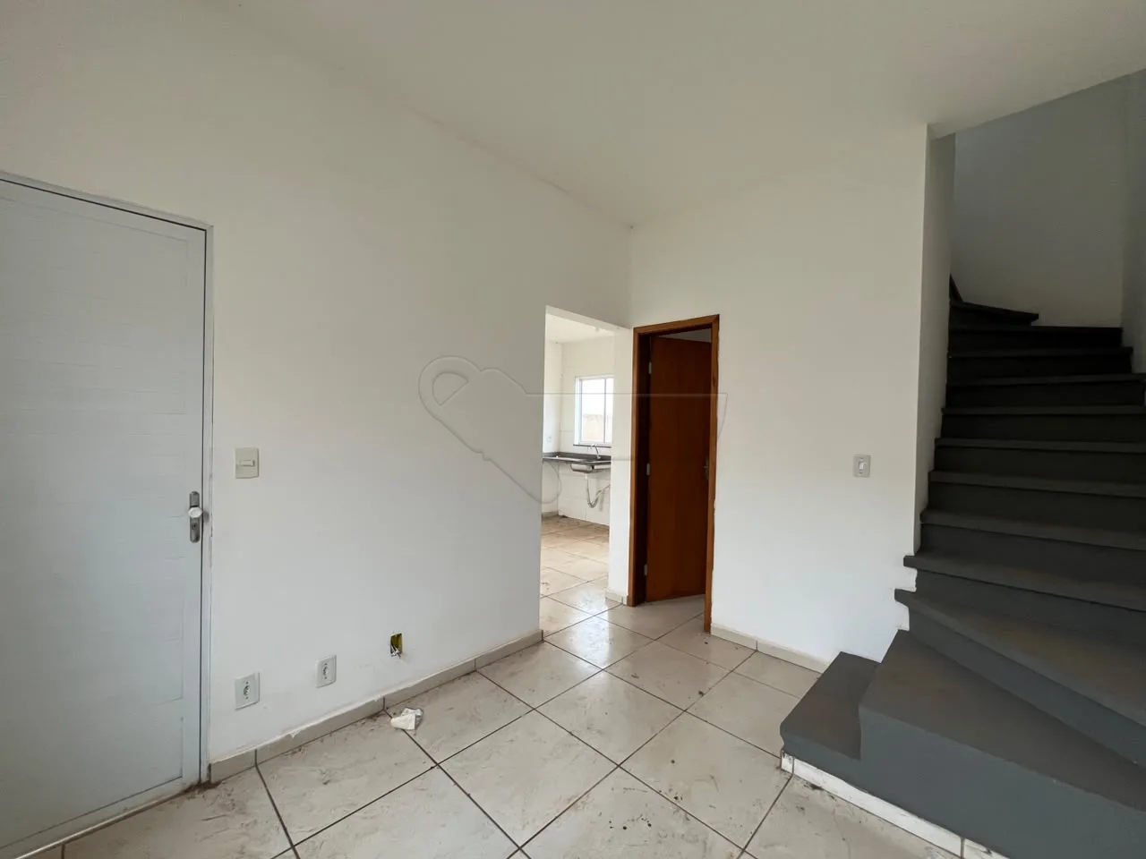 Alugar Casa / Condom&iacute;nio em Iracem&aacute;polis R$ 1.150,00 - Foto 3