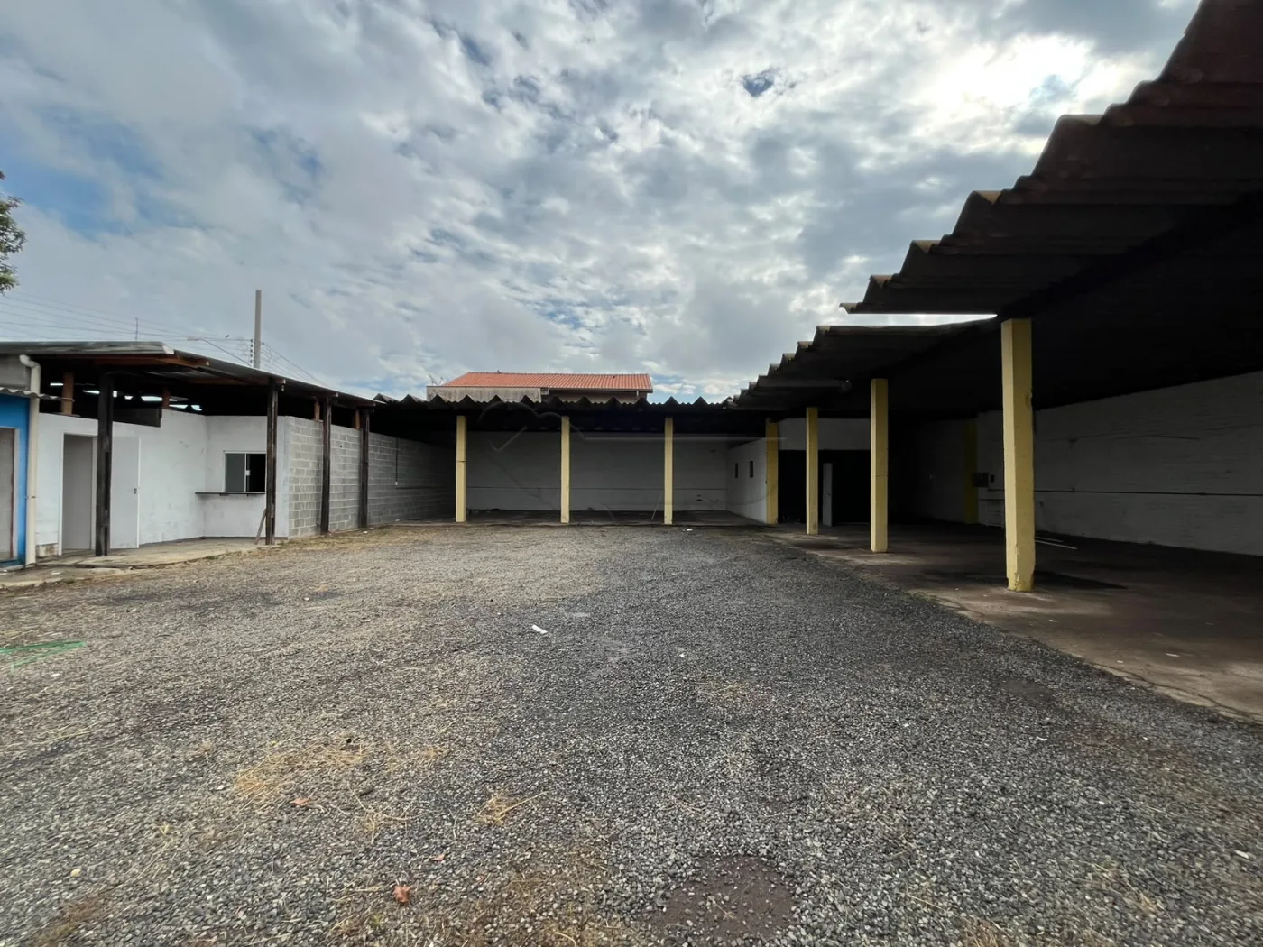 Alugar Comercial / Barrac&atilde;o em Limeira R$ 3.500,00 - Foto 2