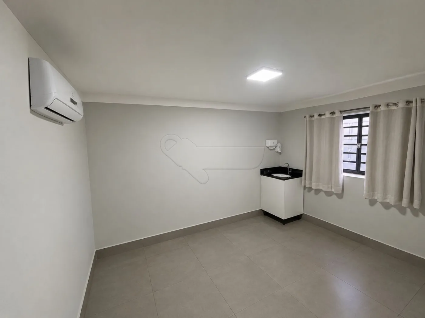 Alugar Comercial / Sala em Limeira R$ 1.500,00 - Foto 4