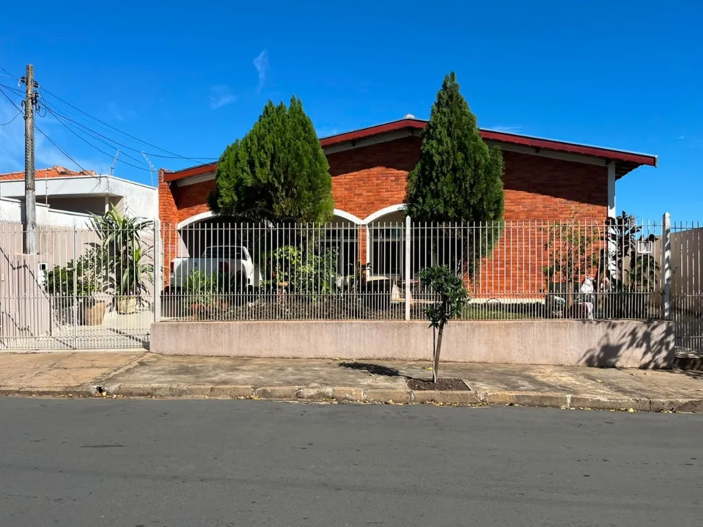 Alugar Casa / Padr&atilde;o em Limeira R$ 3.700,00 - Foto 1