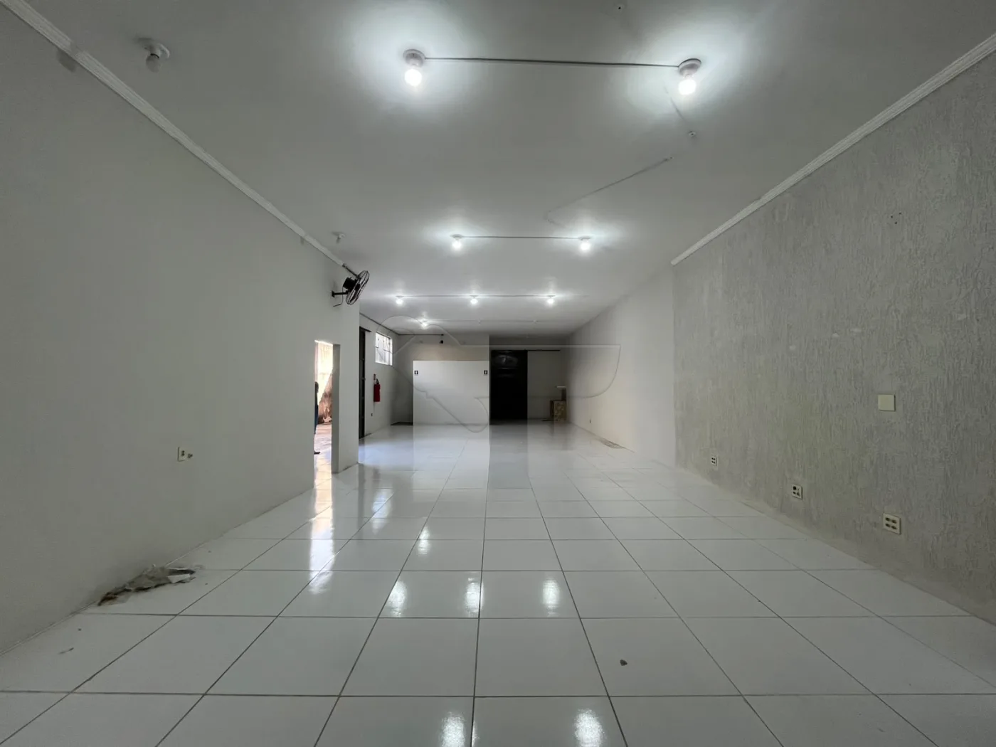 Alugar Comercial / Sal&atilde;o em Limeira R$ 3.700,00 - Foto 2