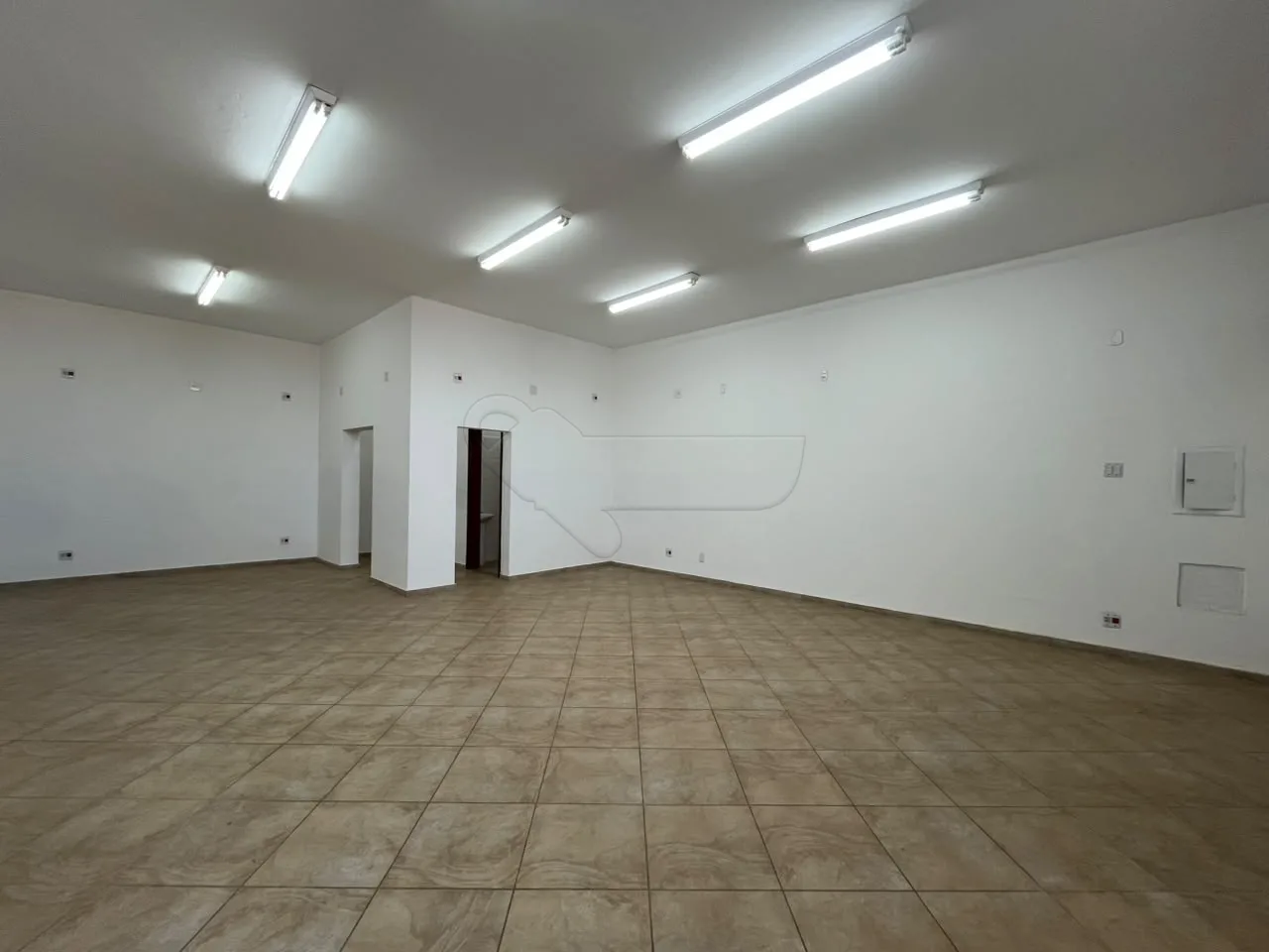 Alugar Comercial / Sal&atilde;o em Limeira R$ 2.200,00 - Foto 8