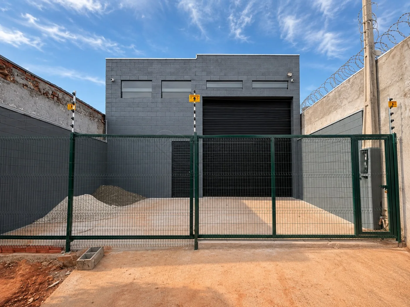 Alugar Comercial / Barrac&atilde;o em Limeira R$ 6.000,00 - Foto 1