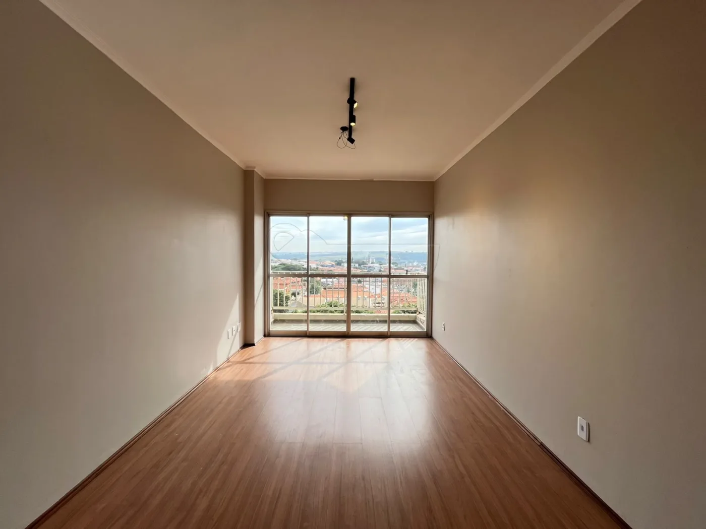 Alugar Apartamento / Padr&atilde;o em Limeira R$ 1.600,00 - Foto 1