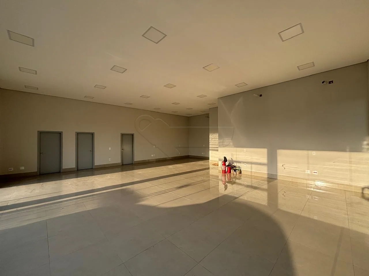 Alugar Comercial / Sal&atilde;o em Limeira R$ 2.800,00 - Foto 4