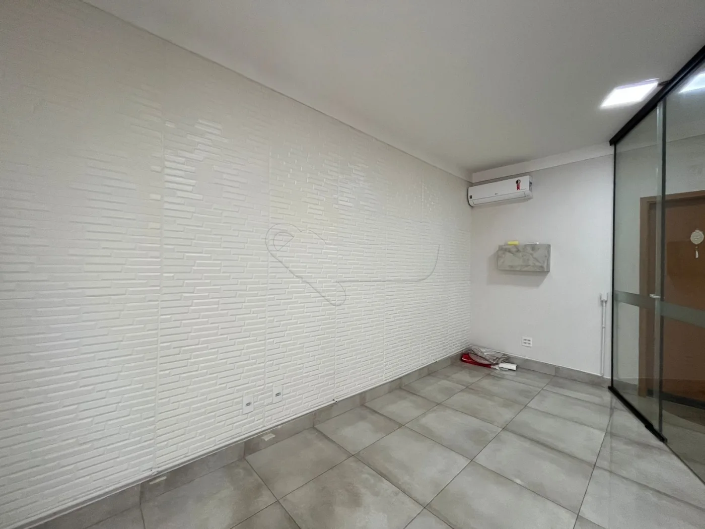 Alugar Comercial / Sala em Limeira R$ 900,00 - Foto 5