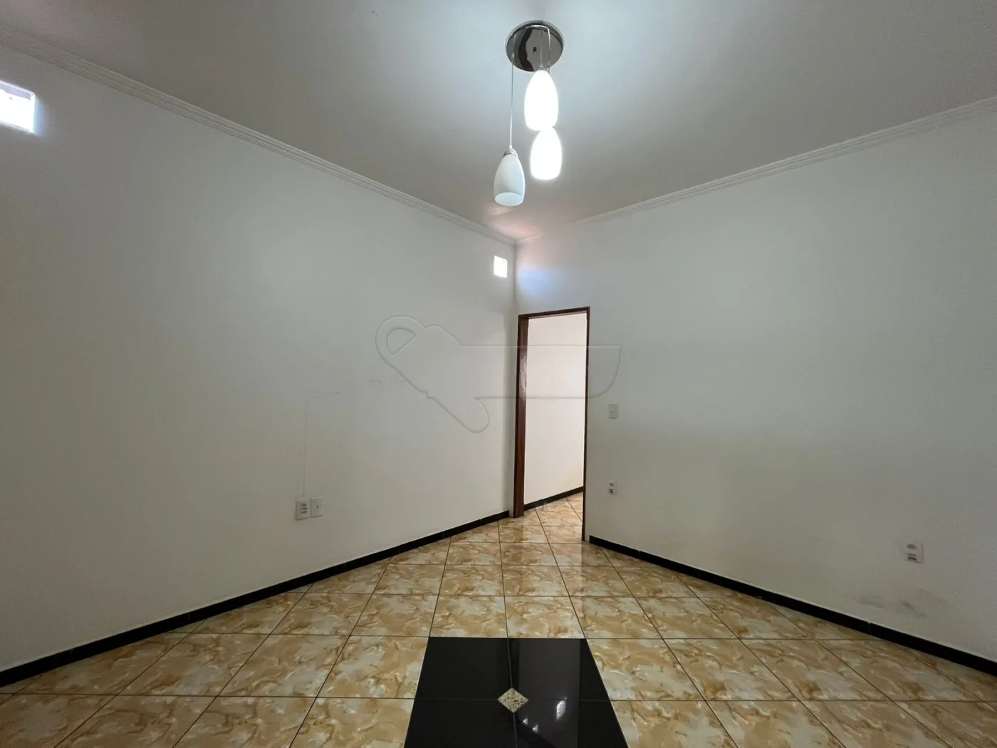Alugar Casa / Padr&atilde;o em Iracem&aacute;polis R$ 2.000,00 - Foto 4