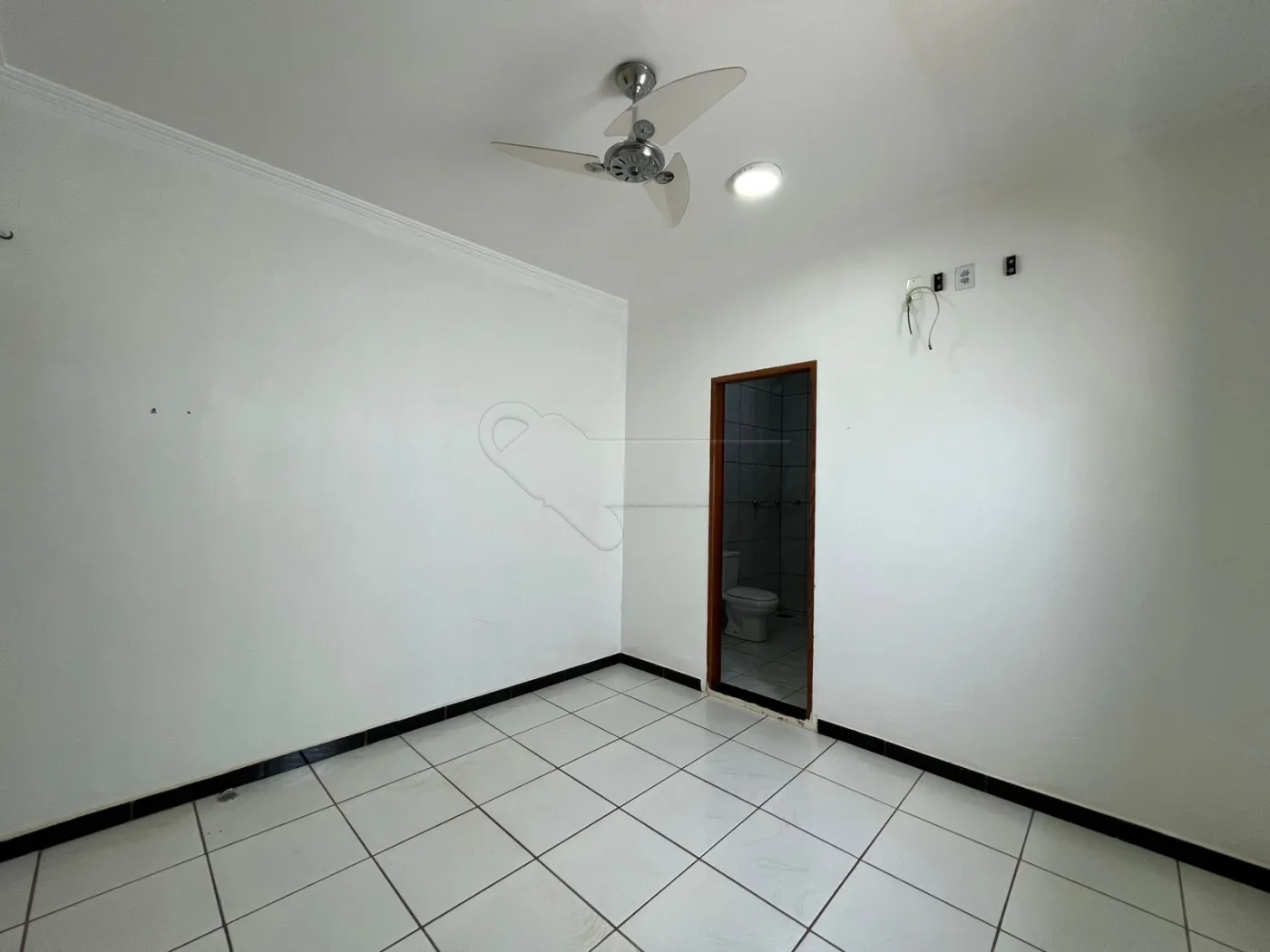 Alugar Casa / Padr&atilde;o em Iracem&aacute;polis R$ 2.000,00 - Foto 10