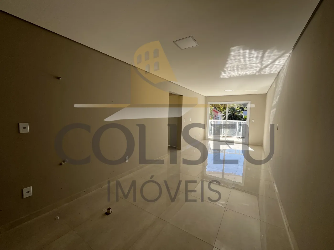 Alugar Apartamento / Padr&atilde;o em Conc&oacute;rdia R$ 1.200,00 - Foto 2