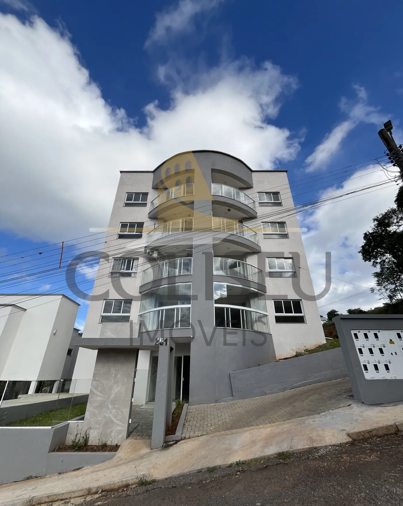 Alugar Apartamento / Padr&atilde;o em Conc&oacute;rdia R$ 1.500,00 - Foto 1