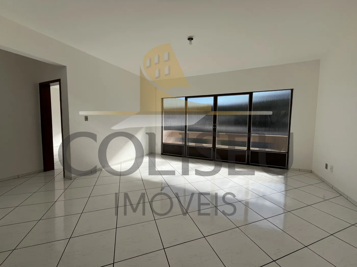 Alugar Apartamento / Padr&atilde;o em Conc&oacute;rdia R$ 1.400,00 - Foto 4