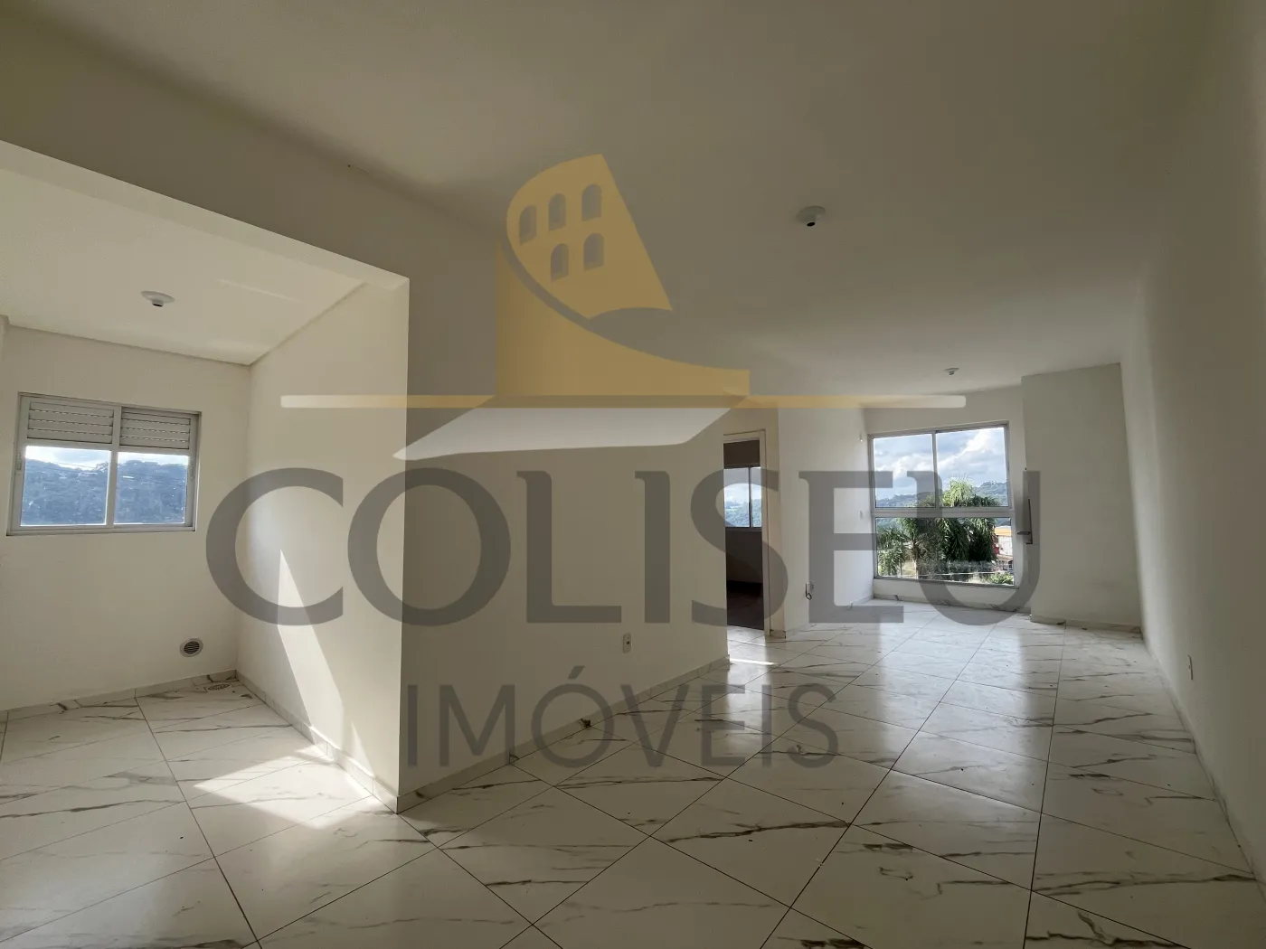 Alugar Apartamento / Padr&atilde;o em Conc&oacute;rdia R$ 1.200,00 - Foto 2