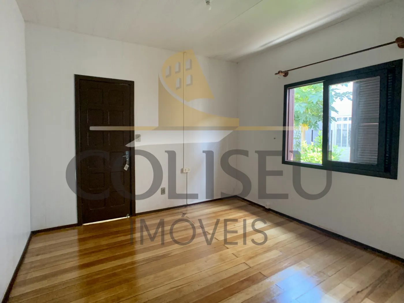 Alugar Casa / Padr&atilde;o em Conc&oacute;rdia R$ 1.350,00 - Foto 4
