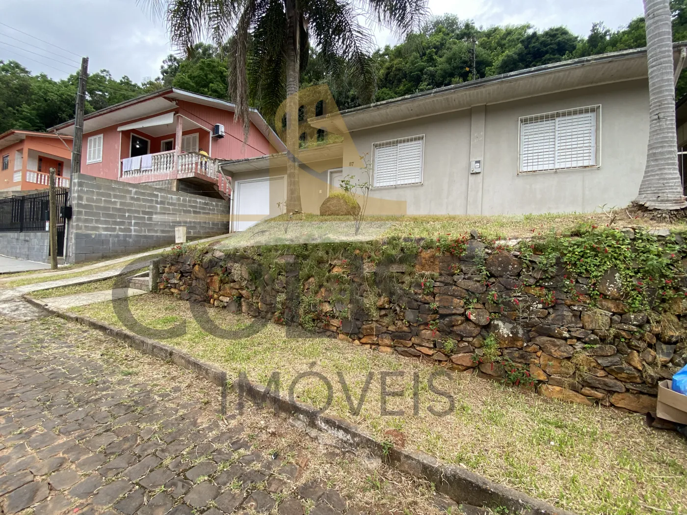 Alugar Casa / Padr&atilde;o em Conc&oacute;rdia R$ 1.500,00 - Foto 2