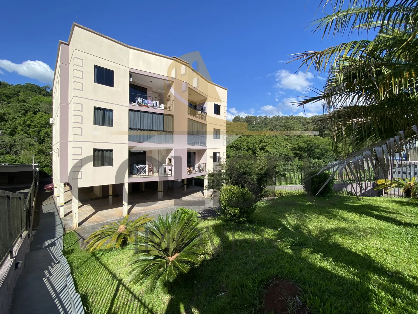 Alugar Apartamento / Padr&atilde;o em Conc&oacute;rdia R$ 1.350,00 - Foto 2