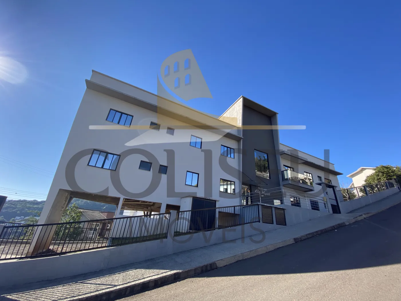 Alugar Apartamento / Padr&atilde;o em Conc&oacute;rdia R$ 1.900,00 - Foto 1