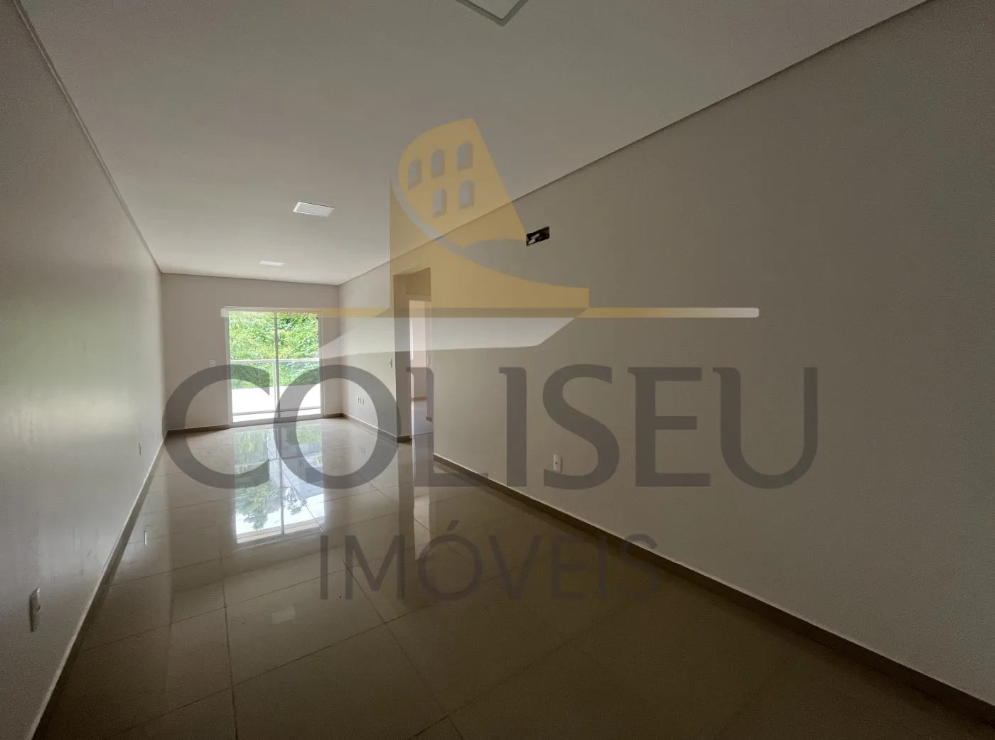 Alugar Apartamento / Padr&atilde;o em Conc&oacute;rdia R$ 1.700,00 - Foto 2