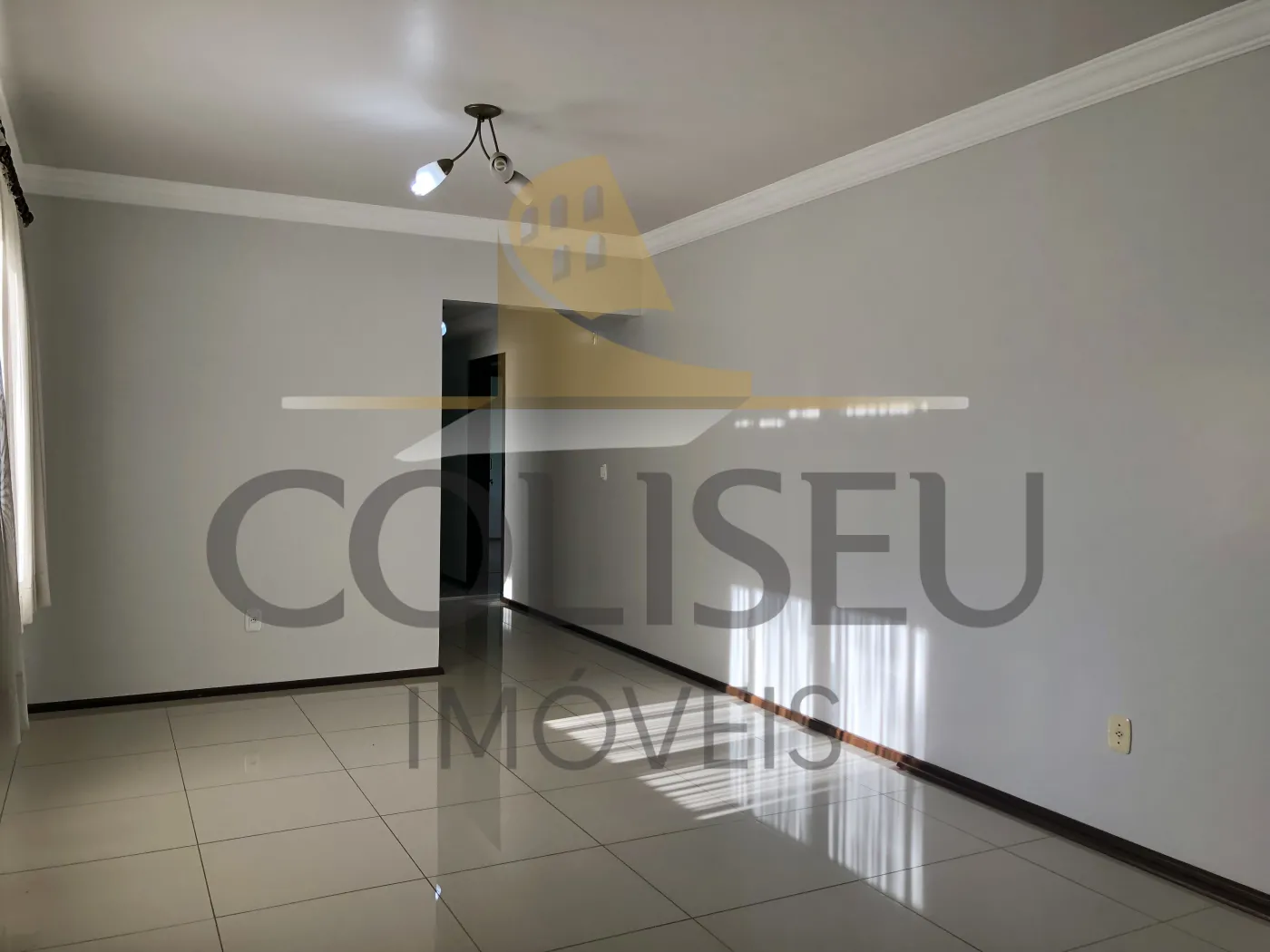 Alugar Apartamento / Padr&atilde;o em Conc&oacute;rdia R$ 2.500,00 - Foto 4