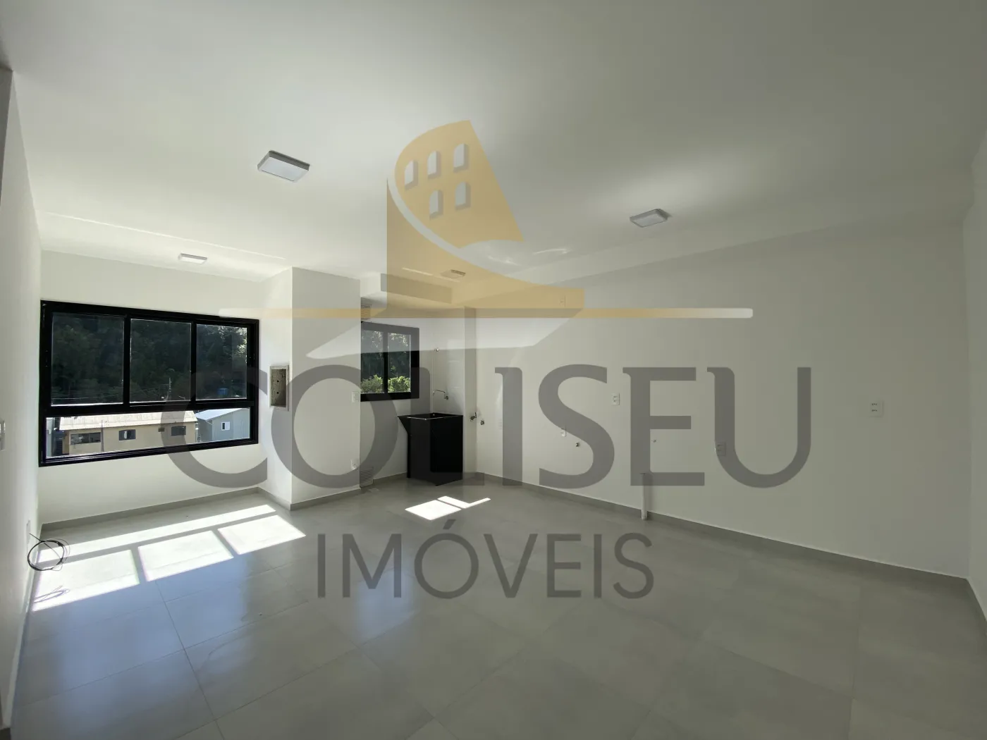 Alugar Apartamento / Padr&atilde;o em Conc&oacute;rdia R$ 1.500,00 - Foto 2