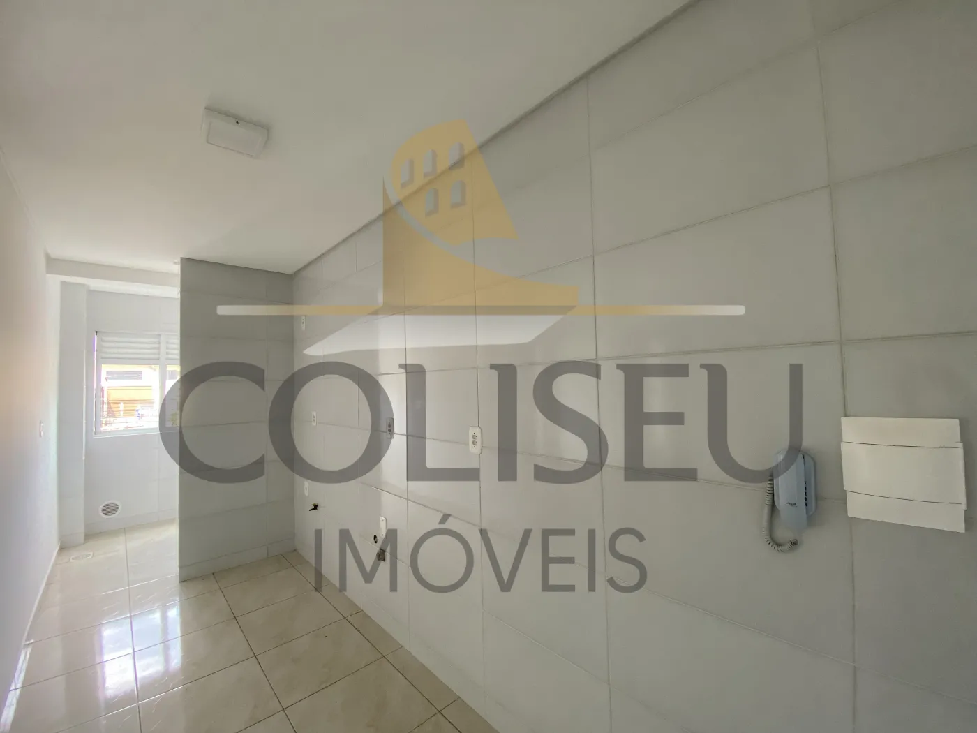 Alugar Apartamento / Padr&atilde;o em Conc&oacute;rdia R$ 1.300,00 - Foto 2