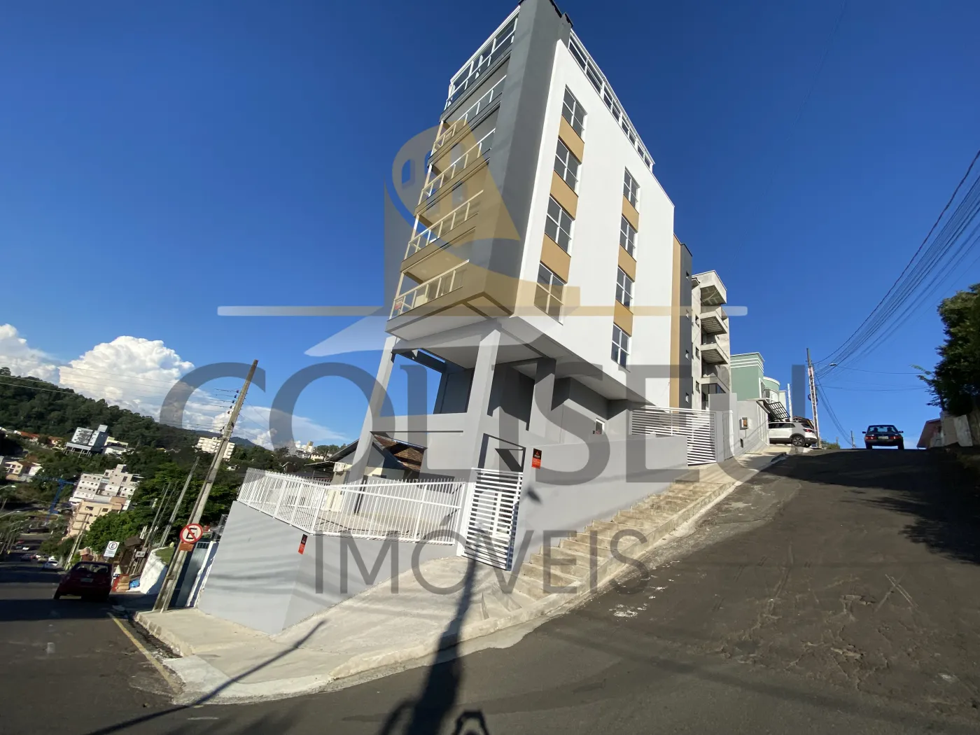 Alugar Apartamento / Padr&atilde;o em Conc&oacute;rdia R$ 3.300,00 - Foto 1