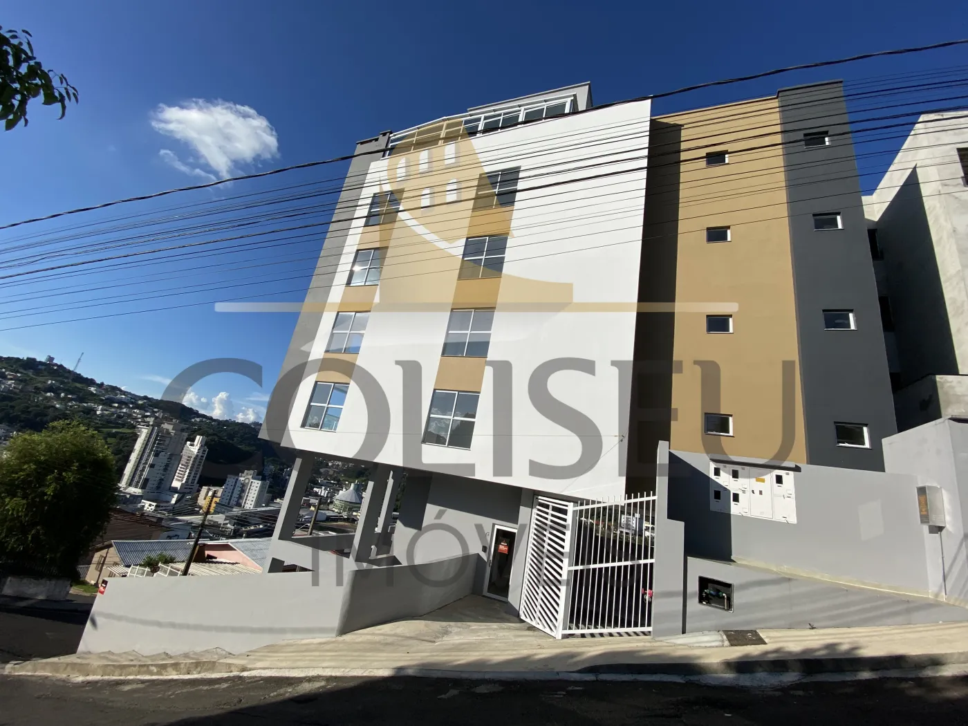 Alugar Apartamento / Padr&atilde;o em Conc&oacute;rdia R$ 3.300,00 - Foto 1