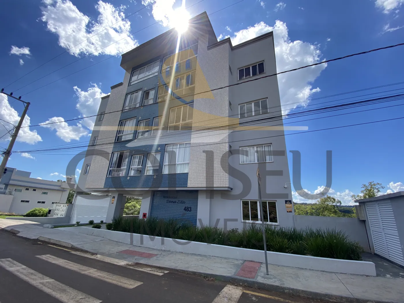 Alugar Apartamento / Padr&atilde;o em Conc&oacute;rdia R$ 2.200,00 - Foto 1