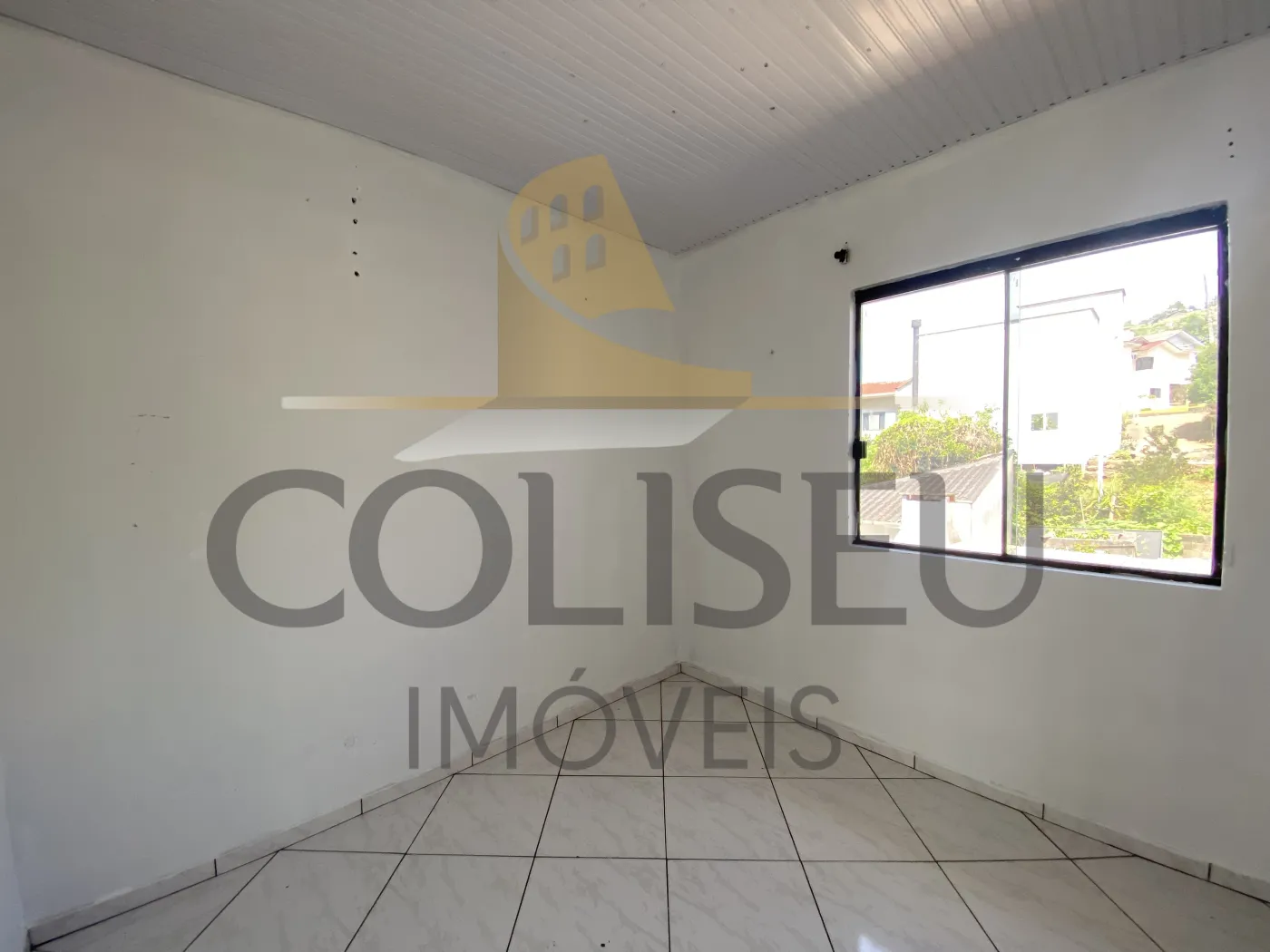 Alugar Casa / Padr&atilde;o em Conc&oacute;rdia R$ 1.700,00 - Foto 14
