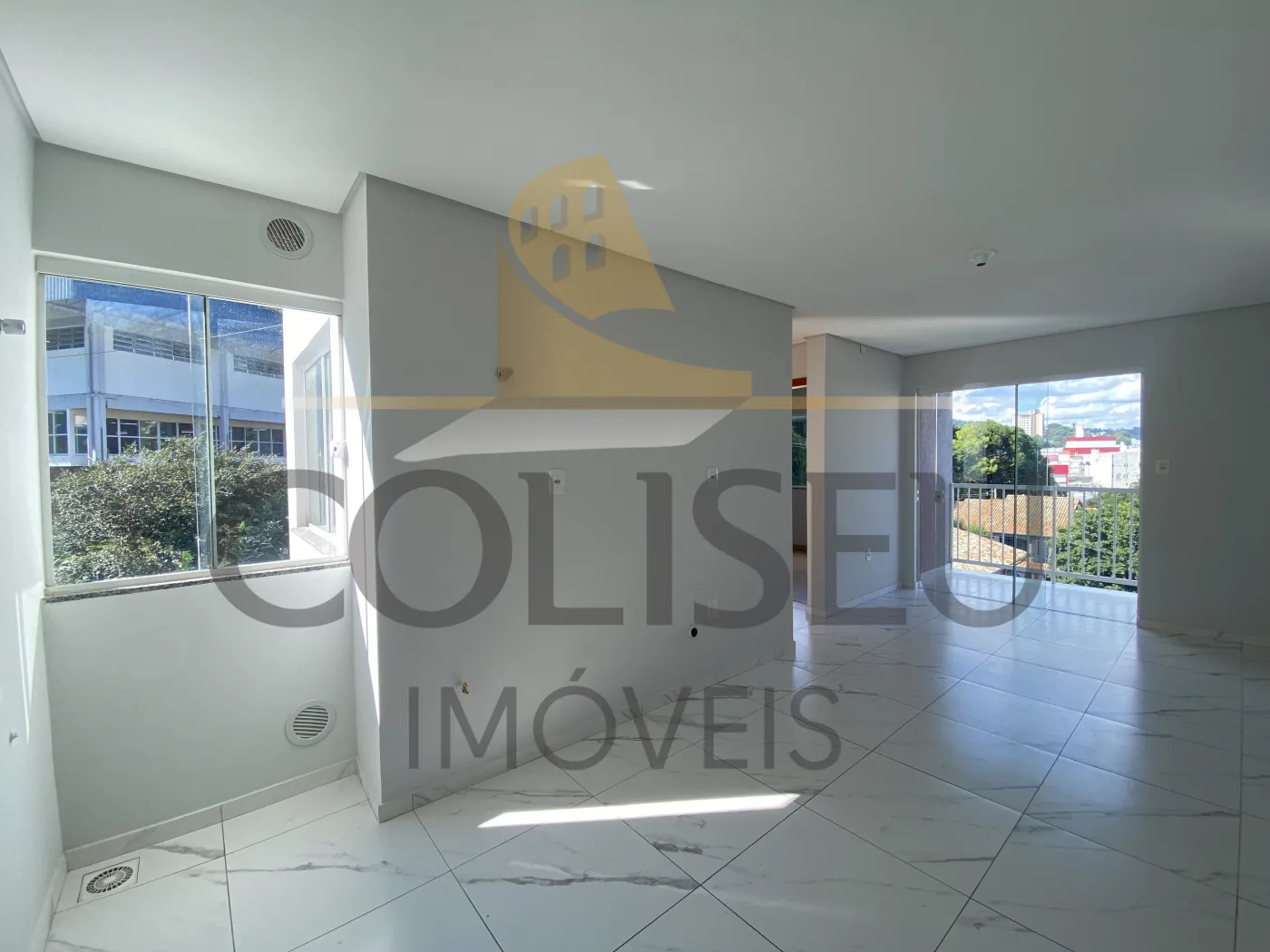 Alugar Apartamento / Padr&atilde;o em Conc&oacute;rdia R$ 1.400,00 - Foto 2