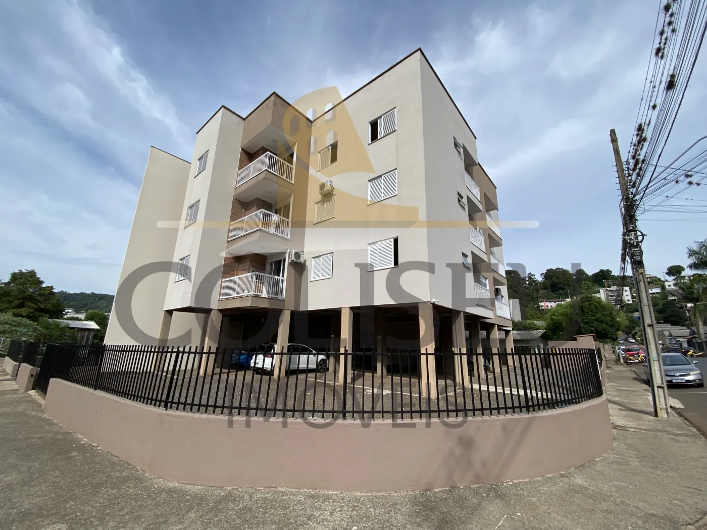 Alugar Apartamento / Padr&atilde;o em Conc&oacute;rdia R$ 1.550,00 - Foto 1