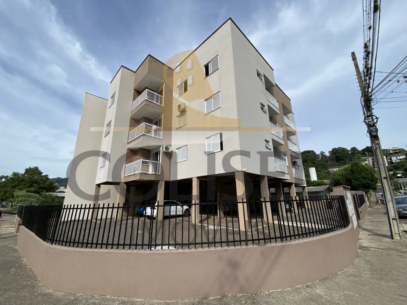 Alugar Apartamento / Padr&atilde;o em Conc&oacute;rdia R$ 1.350,00 - Foto 1