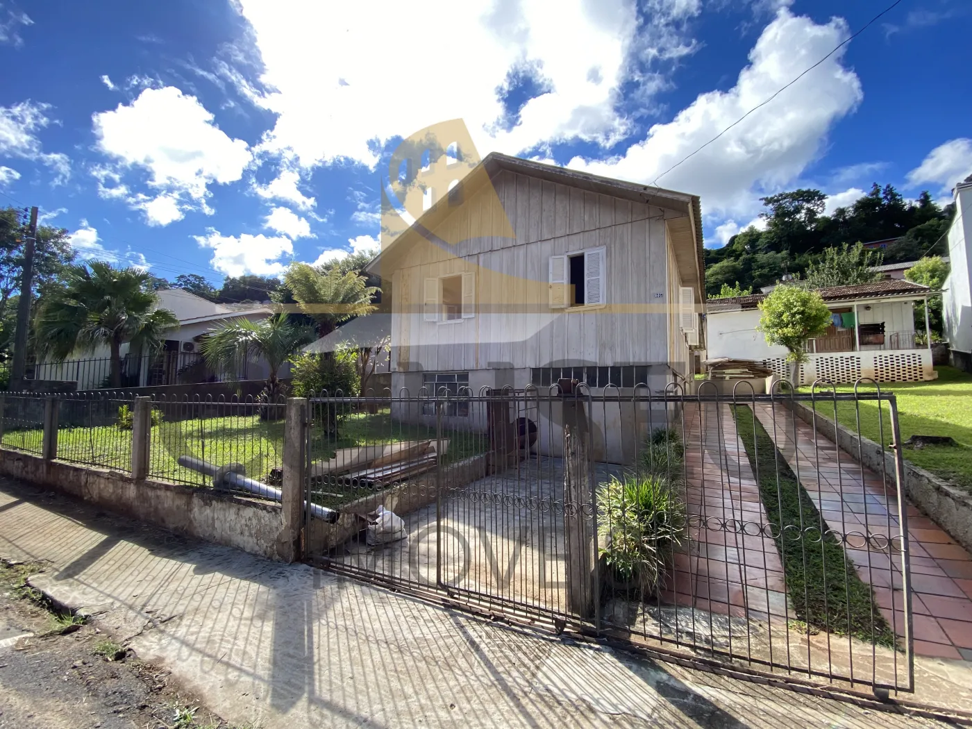 Alugar Casa / Padr&atilde;o em Conc&oacute;rdia R$ 1.600,00 - Foto 1