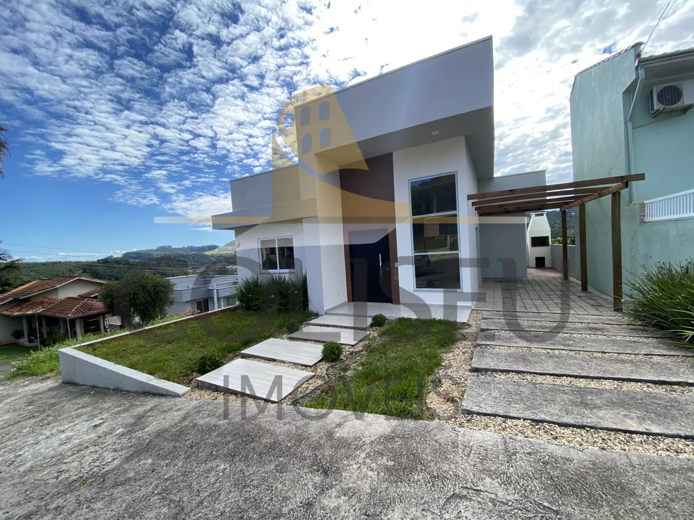 Alugar Casa / Padr&atilde;o em Conc&oacute;rdia R$ 3.300,00 - Foto 1