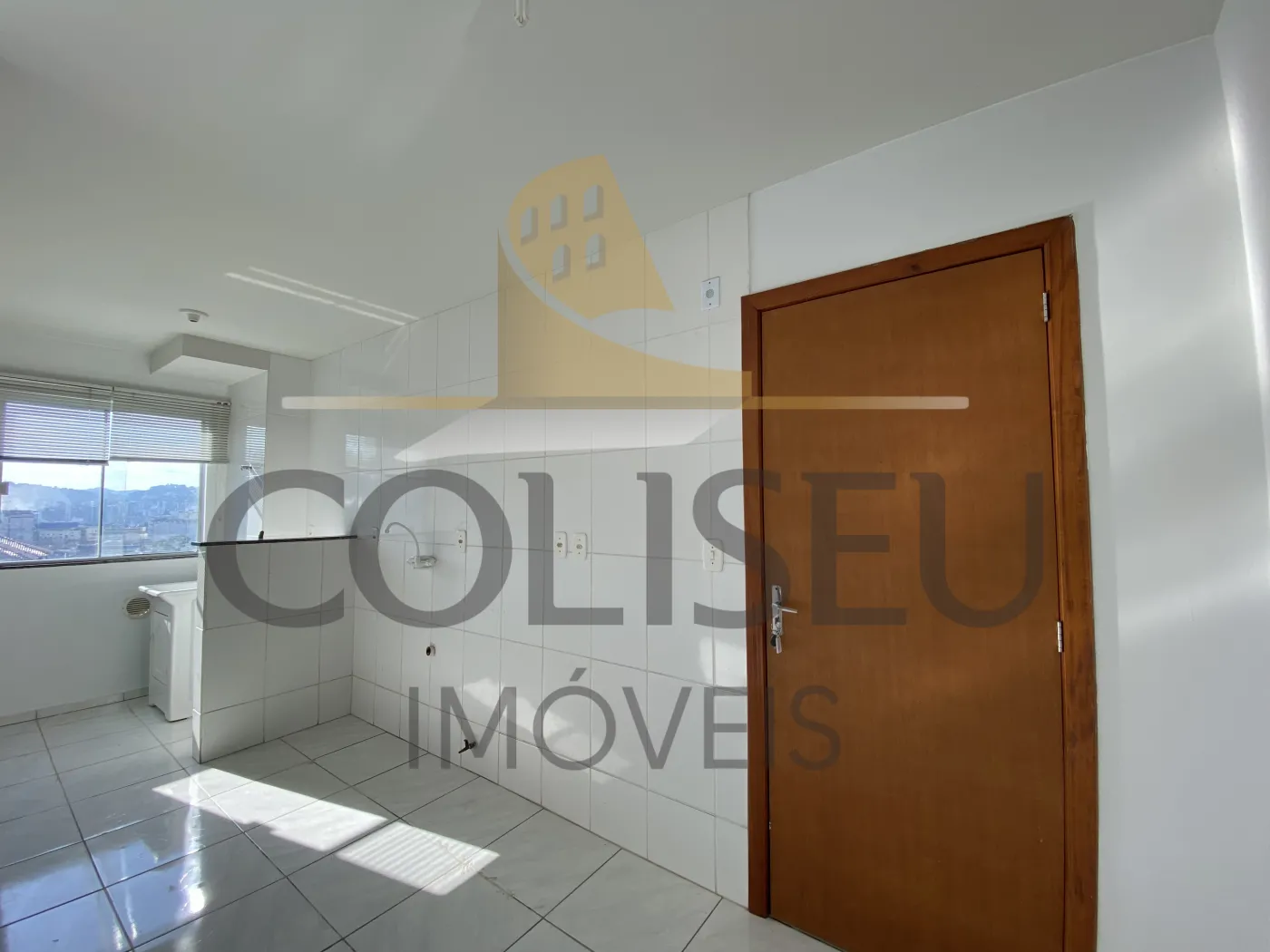 Alugar Apartamento / Padr&atilde;o em Conc&oacute;rdia R$ 1.250,00 - Foto 2