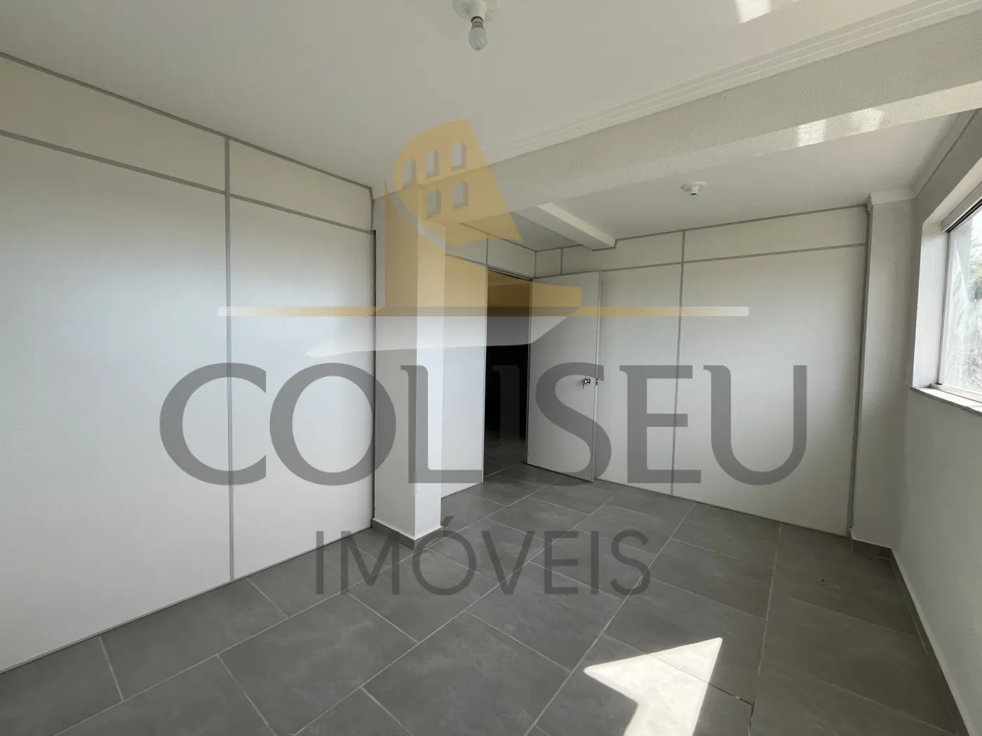 Alugar Apartamento / Padr&atilde;o em Conc&oacute;rdia R$ 1.000,00 - Foto 4