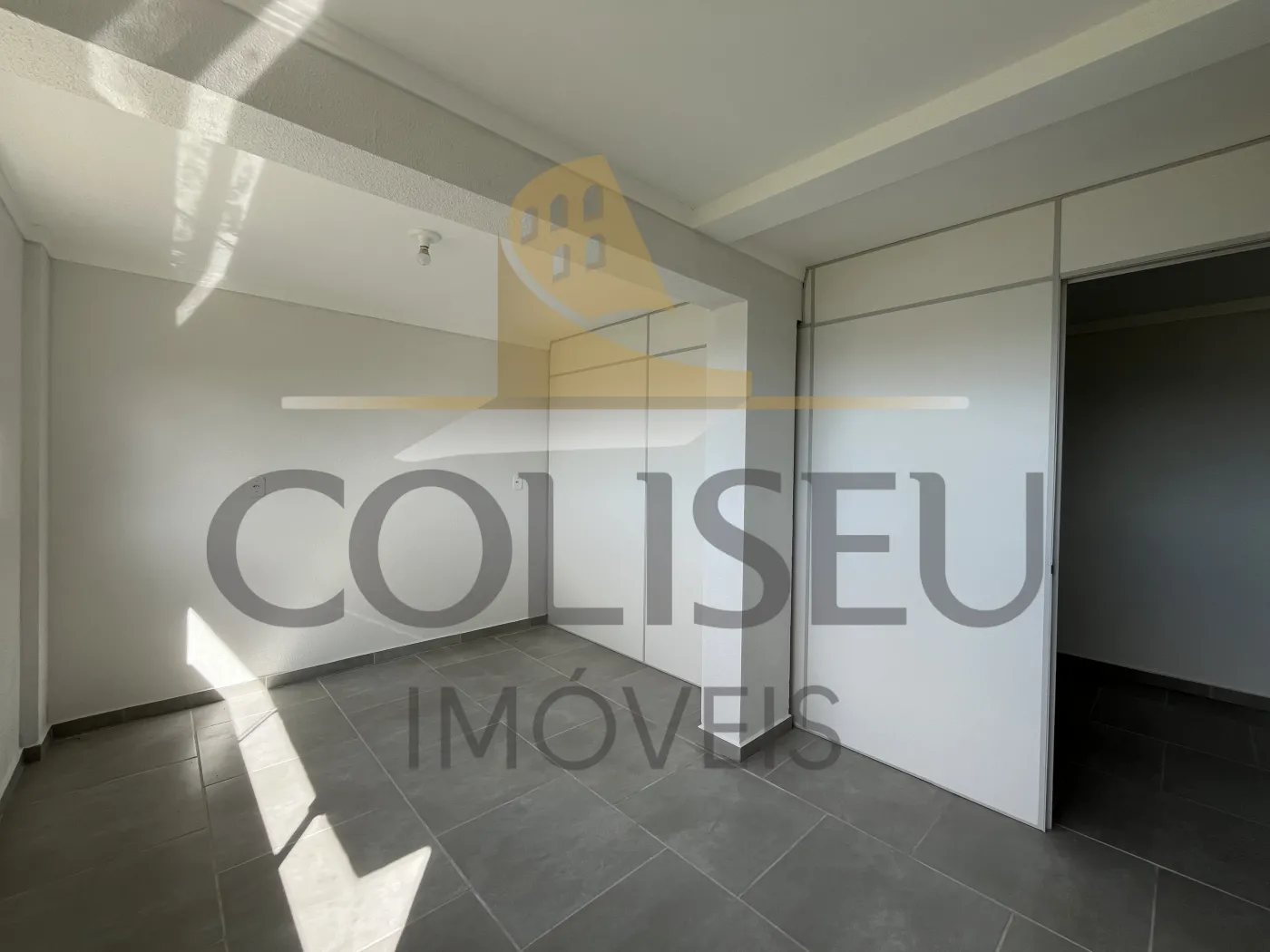 Alugar Apartamento / Padr&atilde;o em Conc&oacute;rdia R$ 1.000,00 - Foto 5
