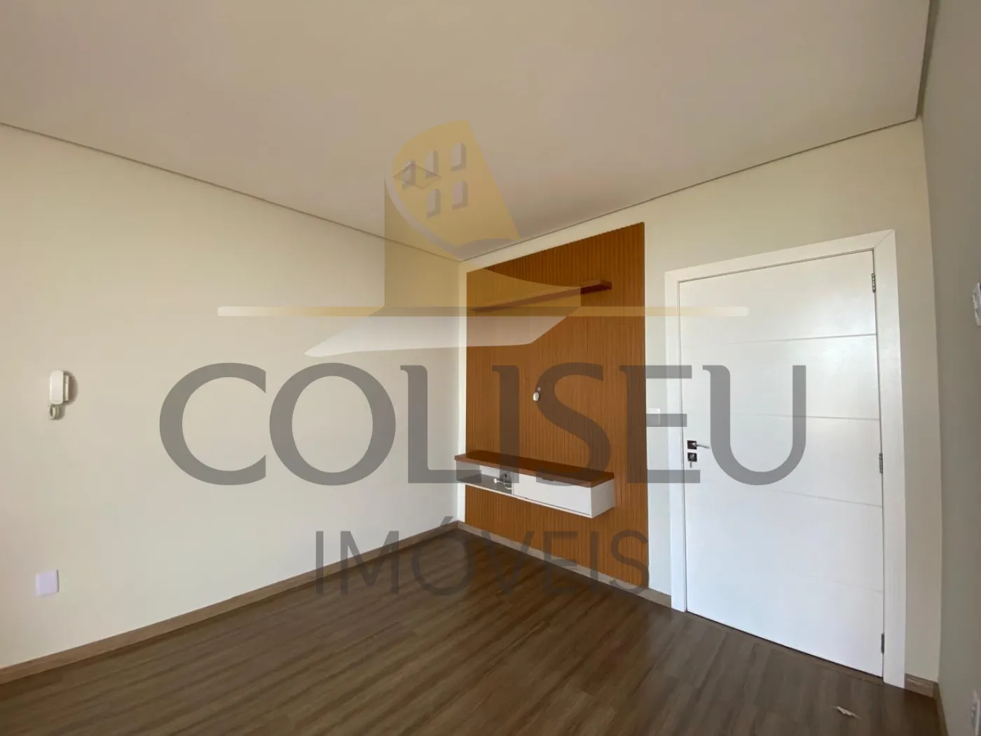 Alugar Apartamento / Padr&atilde;o em Conc&oacute;rdia R$ 1.550,00 - Foto 2
