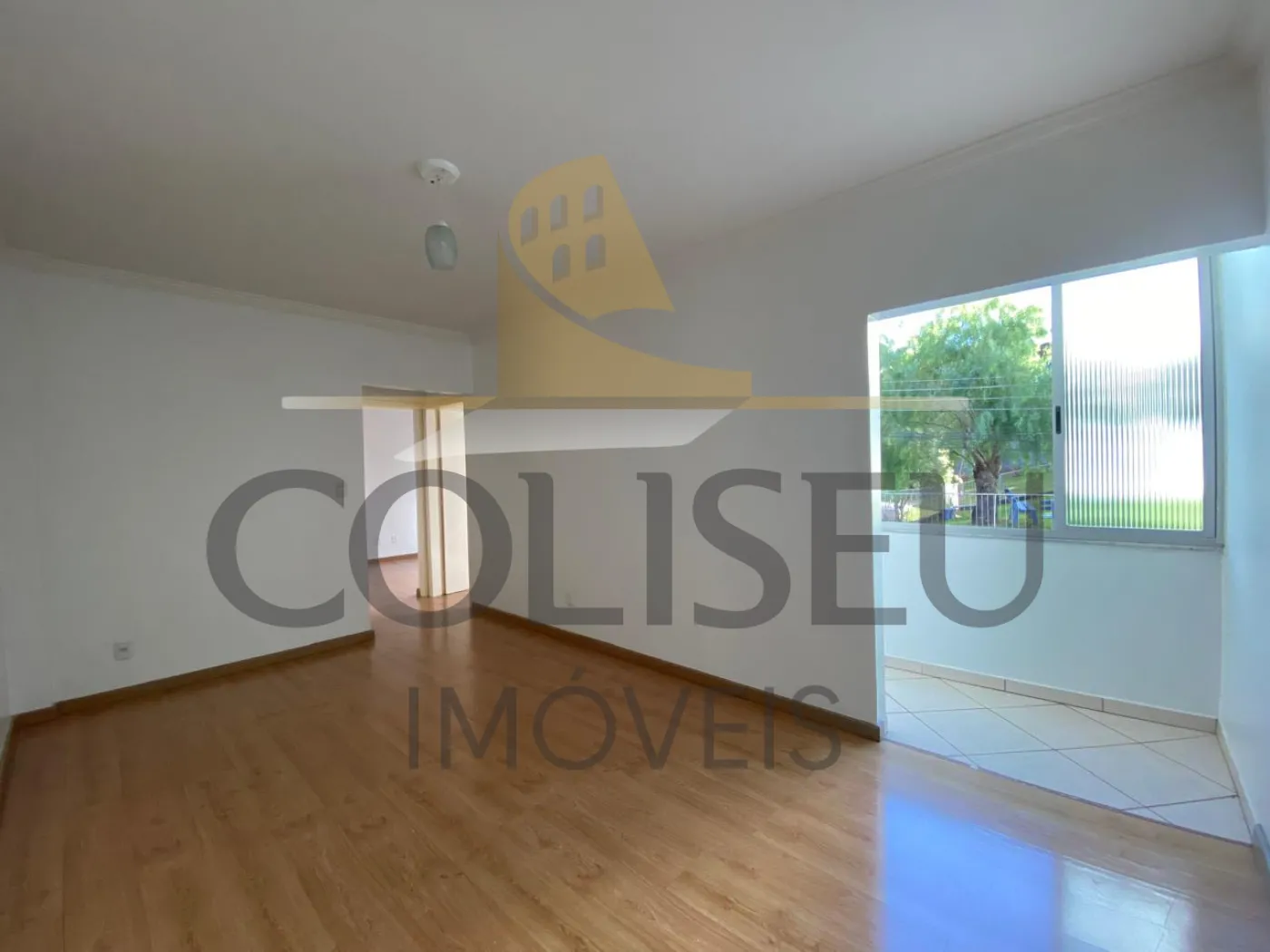 Alugar Apartamento / Padr&atilde;o em Conc&oacute;rdia R$ 1.200,00 - Foto 2
