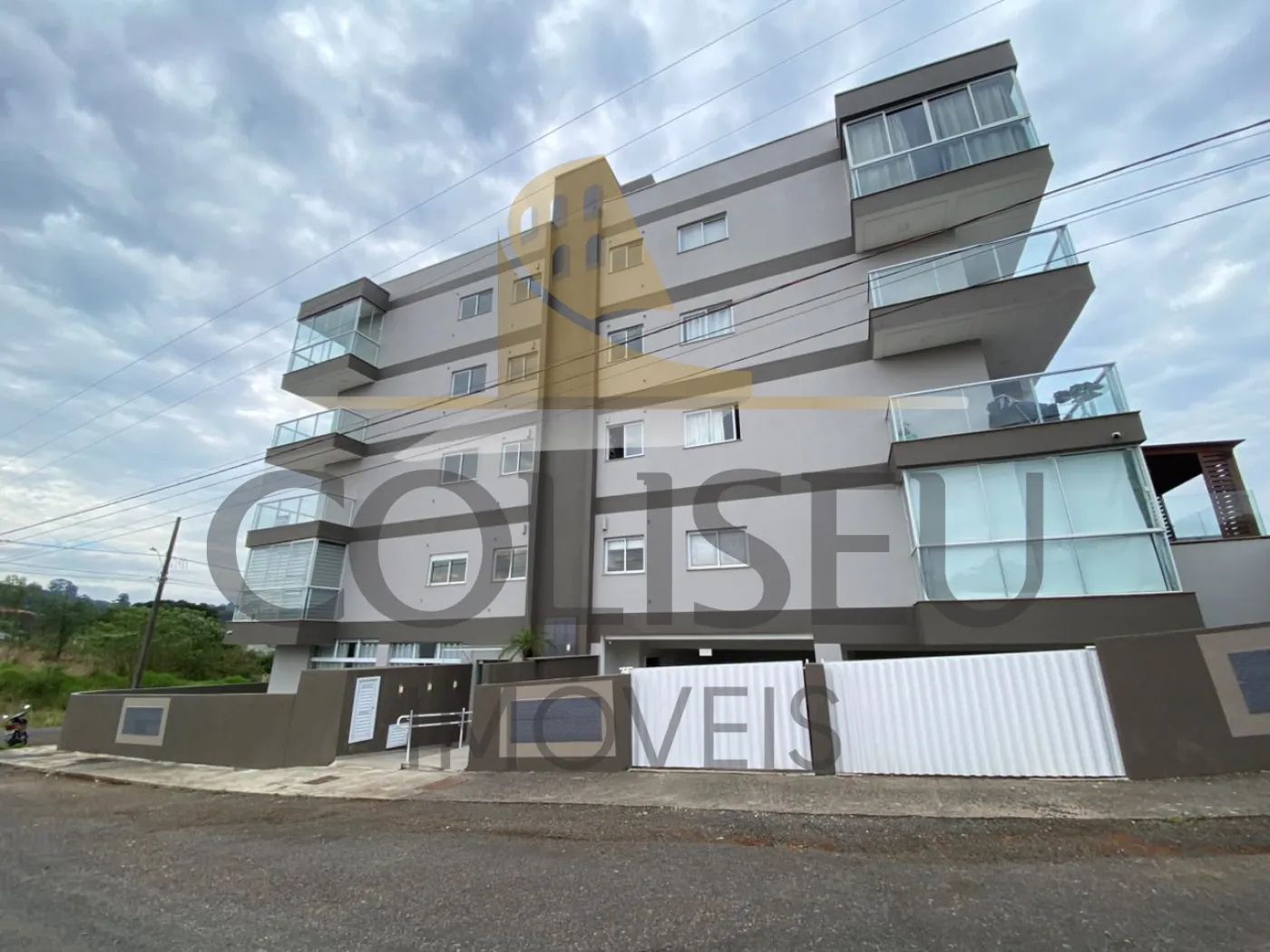 Alugar Apartamento / Padr&atilde;o em Conc&oacute;rdia R$ 2.200,00 - Foto 1