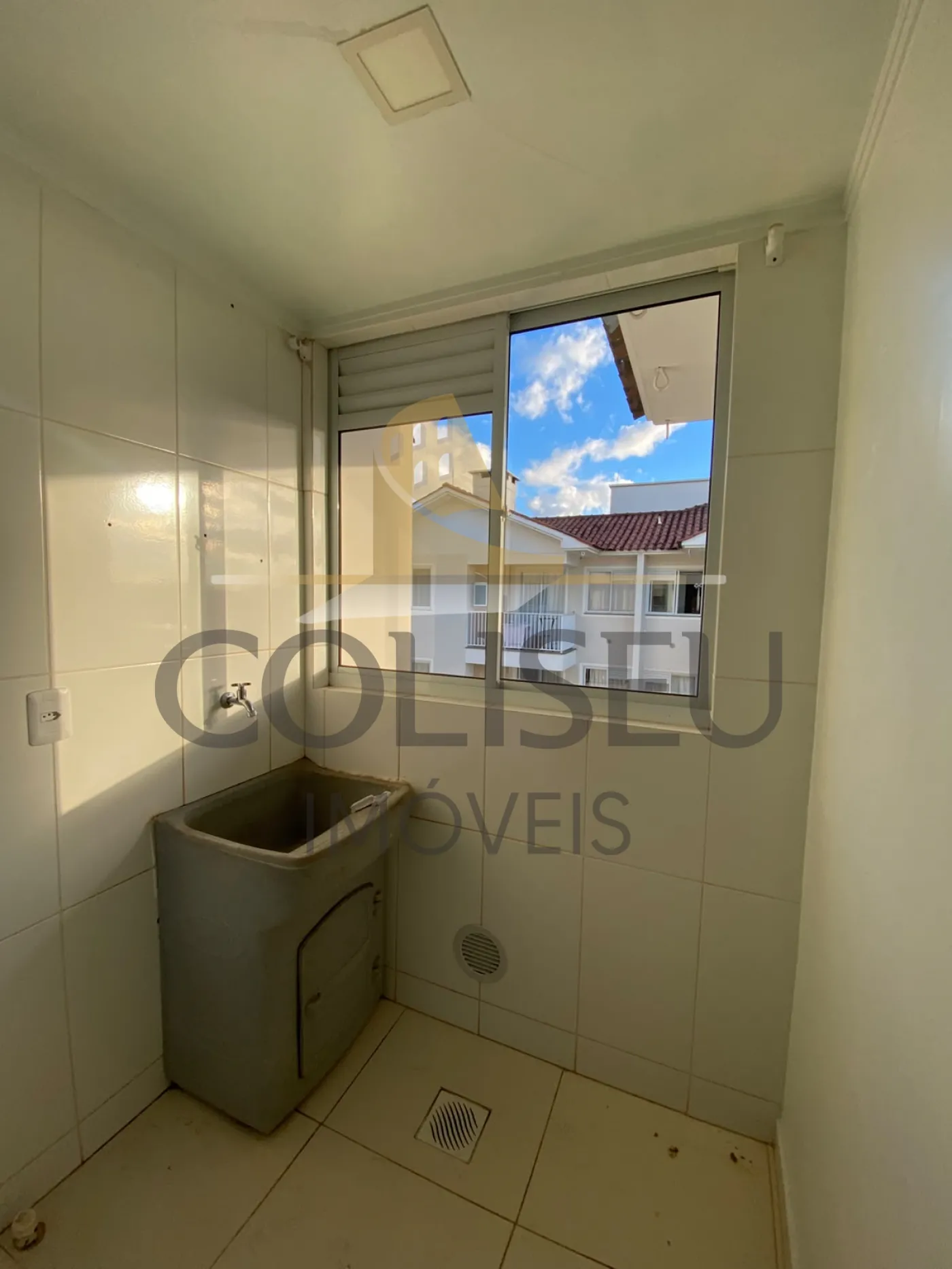 Alugar Apartamento / Padr&atilde;o em Conc&oacute;rdia R$ 1.300,00 - Foto 4