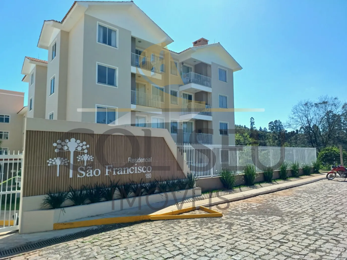 Alugar Apartamento / Padr&atilde;o em Conc&oacute;rdia R$ 1.650,00 - Foto 1