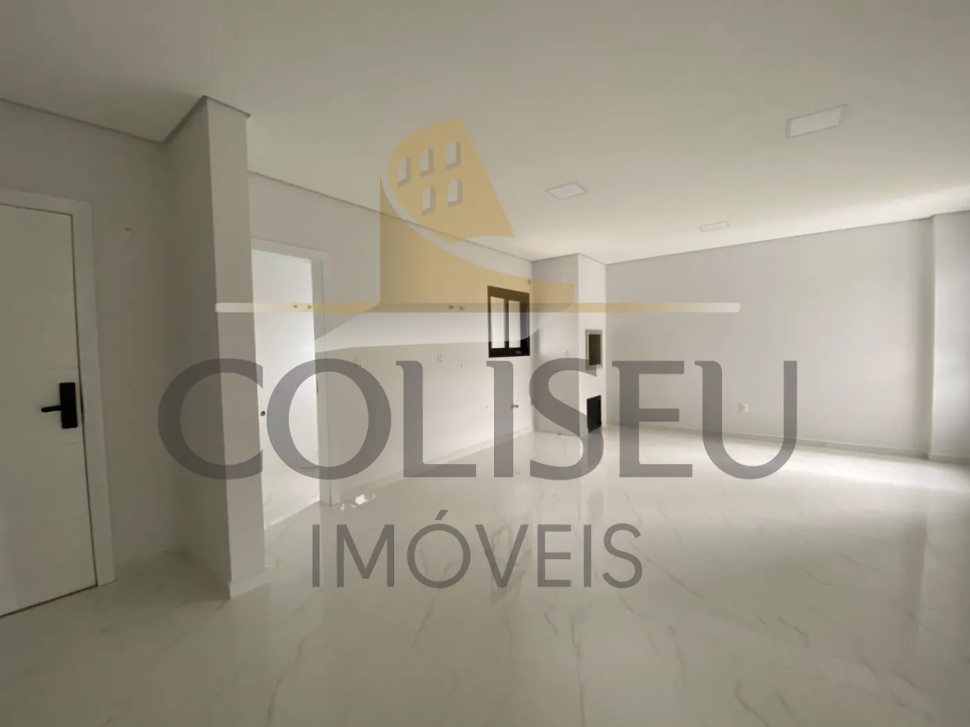 Alugar Apartamento / Padr&atilde;o em Conc&oacute;rdia R$ 2.500,00 - Foto 2